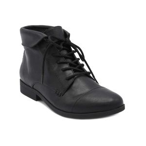 London Fog  Ankle Boot  size 8.5 Excellent condition